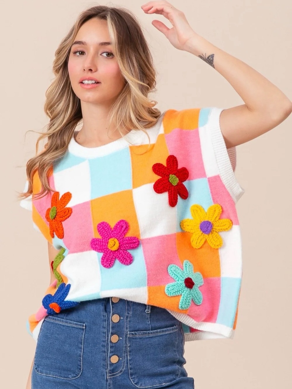 BiBi Women’s Checkered Floral Appliqué Short Sleeve Sweater Vest. Size Medium